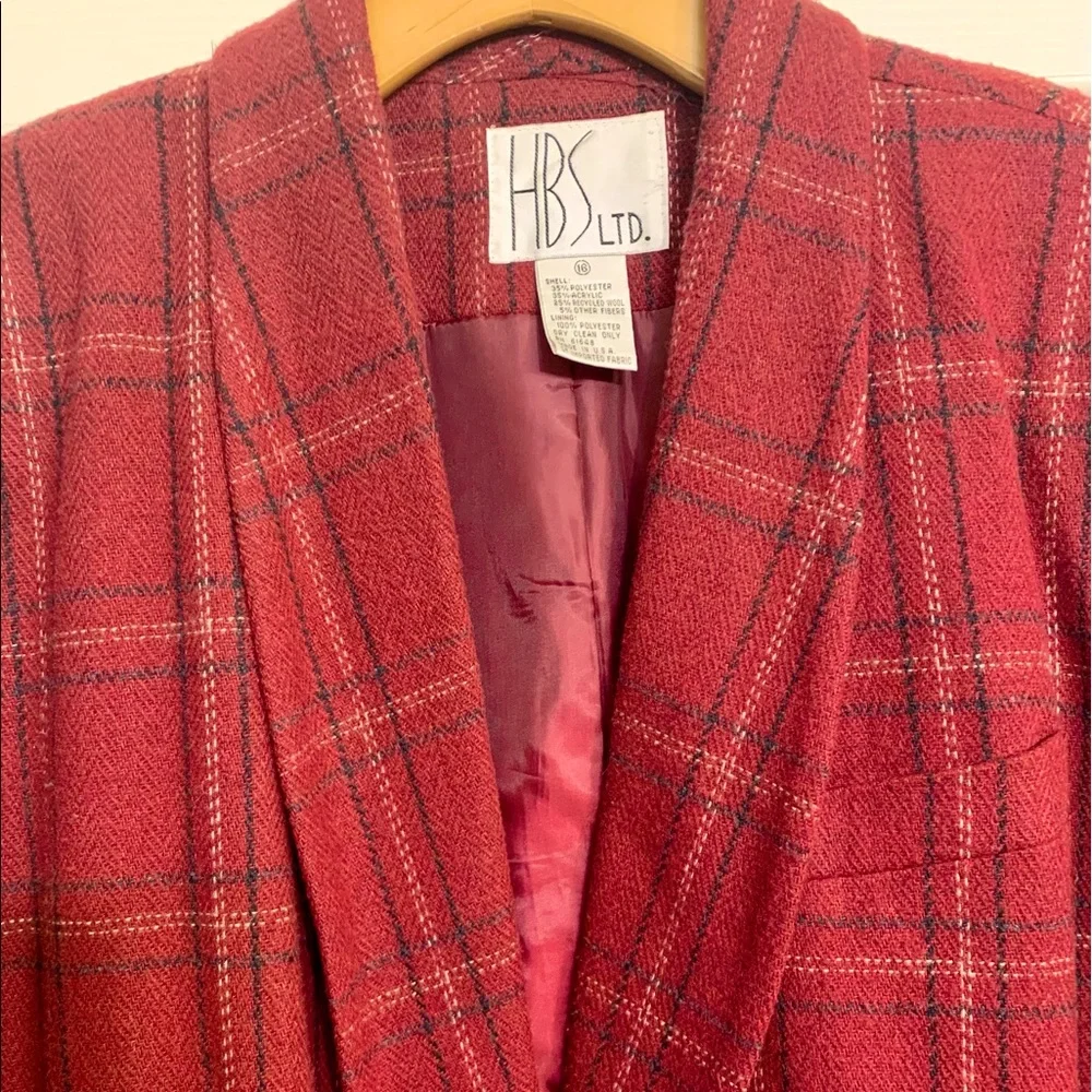 Vintage Woman’s Blazer with Shoulder Pads - Picture 2 of 4